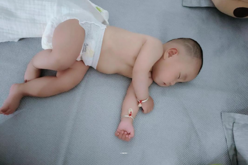 乌鲁木齐没满月的宝宝